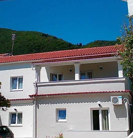 Gorgona Apartments & Studios Ipsos Exterior photo