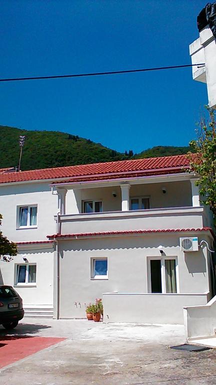Gorgona Apartments & Studios Ipsos Exterior photo